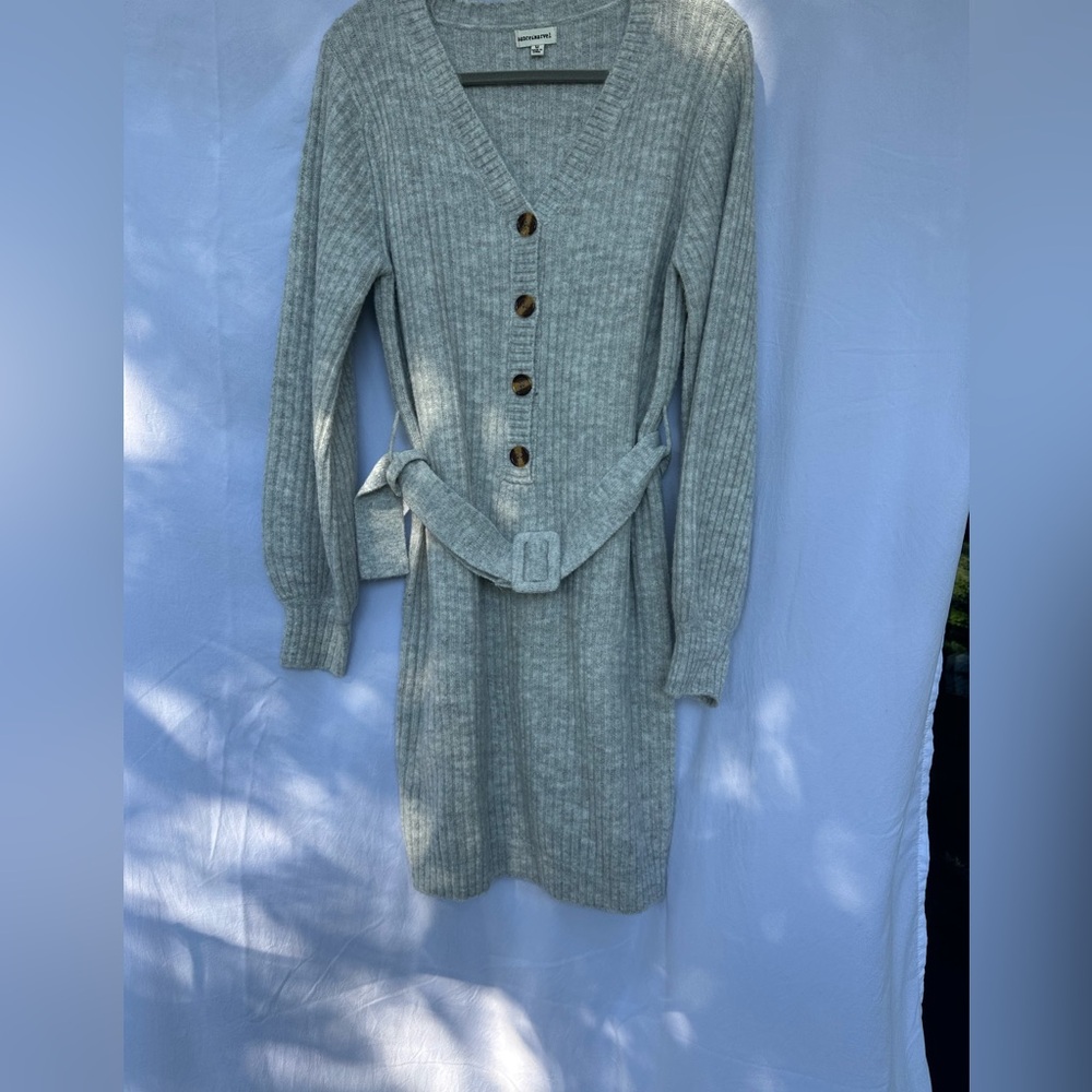 Dance & Marvel Light Gray Knit Sweater Dress
Medium